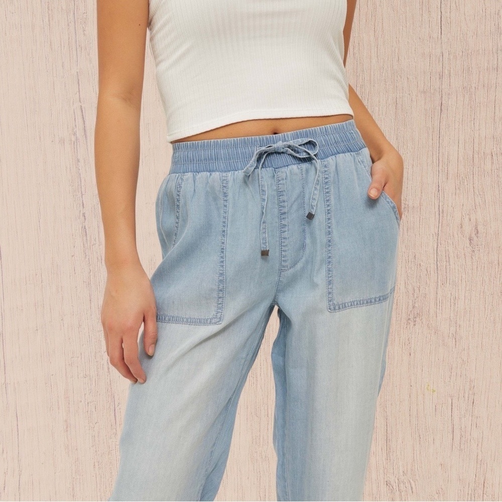 Women's Drawstring Jogger Light Wash Denim Look SMALL